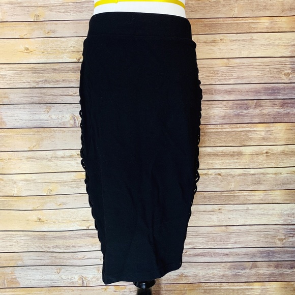 Torrid Runway Collection Black Lattice Ponte Skirt - Picture 2 of 8